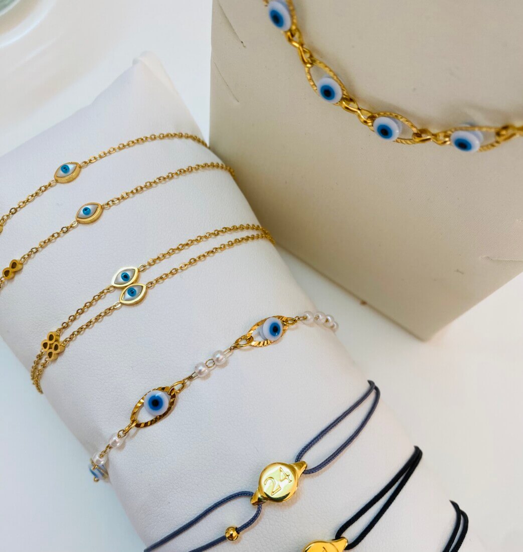 All eyes on me Bracelet