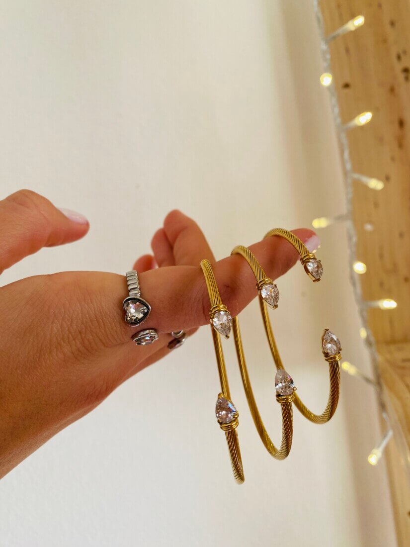 Sevinia Gold Hnadcuff