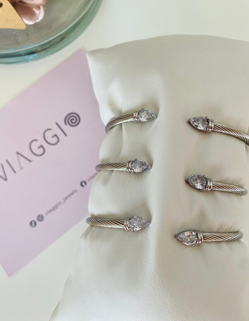 Sevinia Silver Handcuff