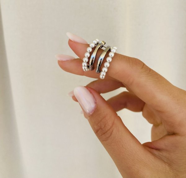 Silver Pearl Earrings