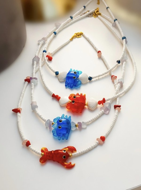 Vythos Pendants